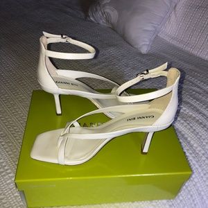 GianniBini Franiquie Square Toe Thong Leather Sand